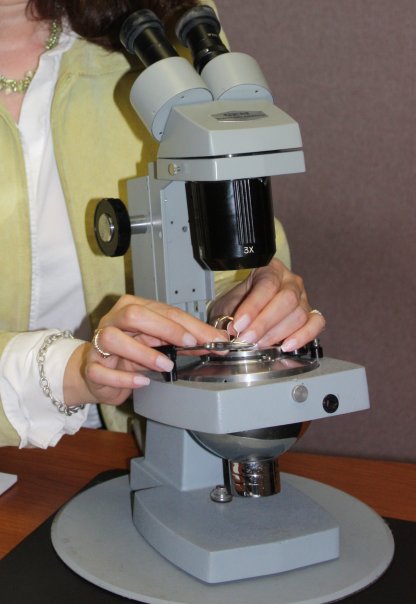 Appraiser with microscope